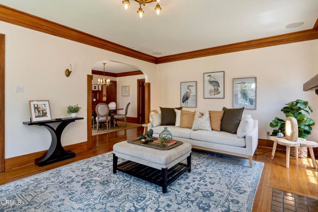 Chandelier, Dining room, Interior, Living room, Wood Texture Flooring