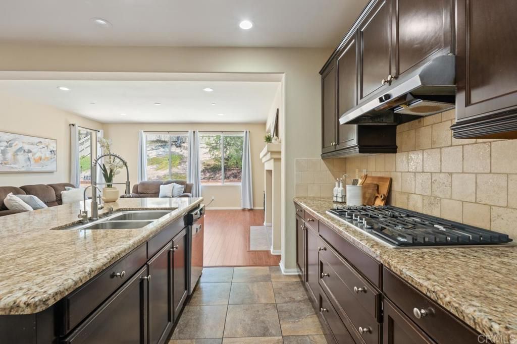 Interior, Kitchen, Living room, Recessed Lighting, Wood Texture Flooring