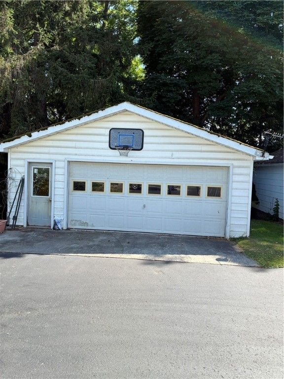 Detached Garage, Exterior
