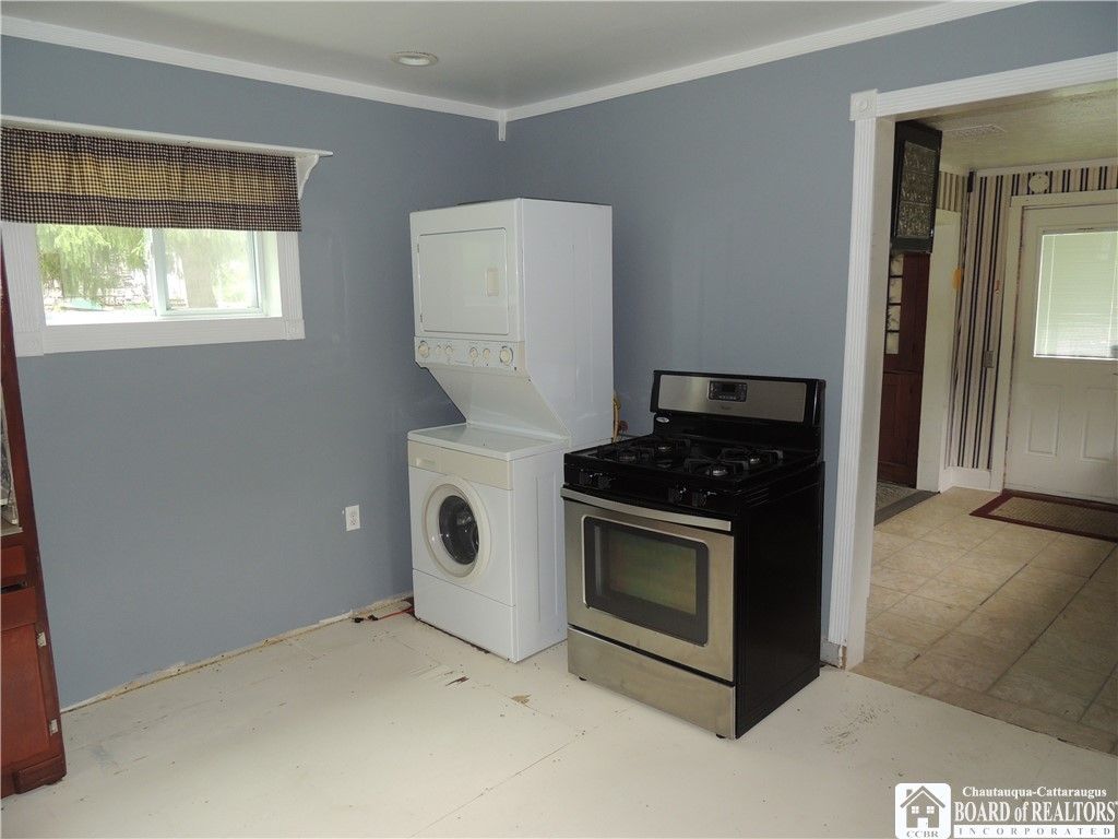 Interior, Kitchen, Utility Closets, Washer