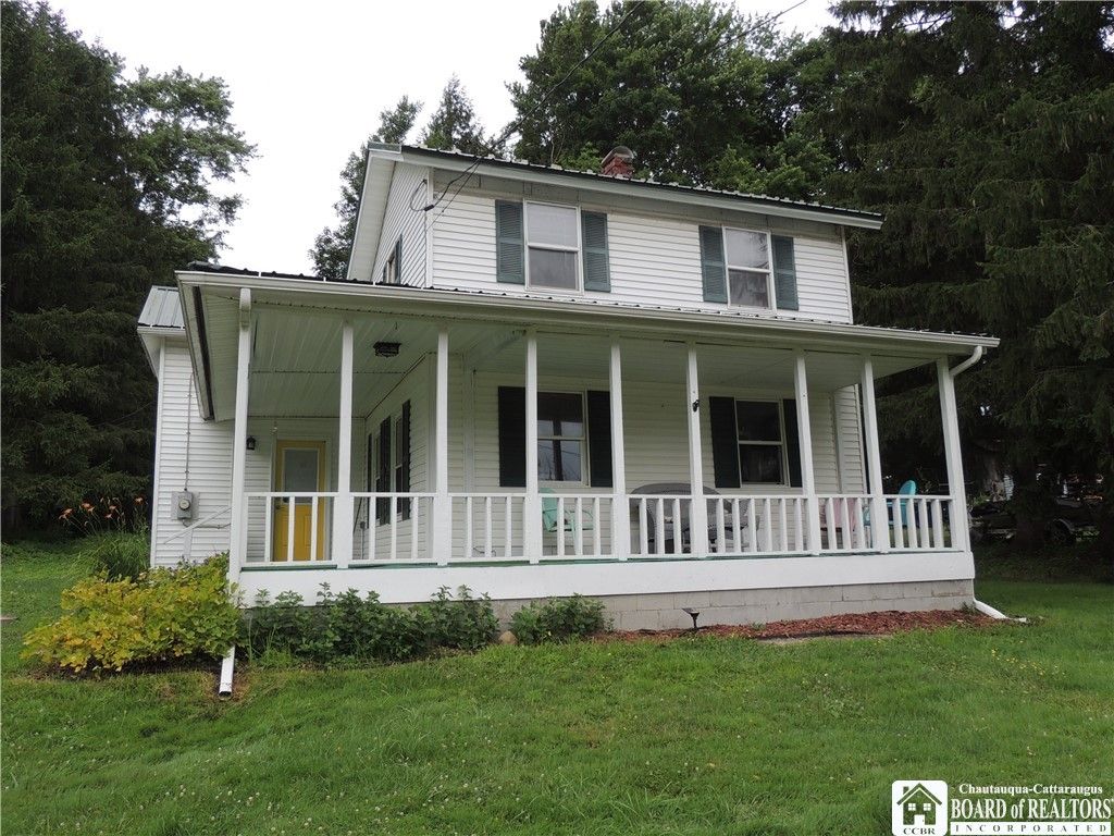 Exterior, Facade, American Foursquare