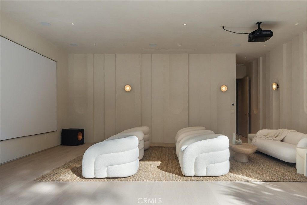 Interior, Projection Screen, Recessed Lighting, Theatre Room