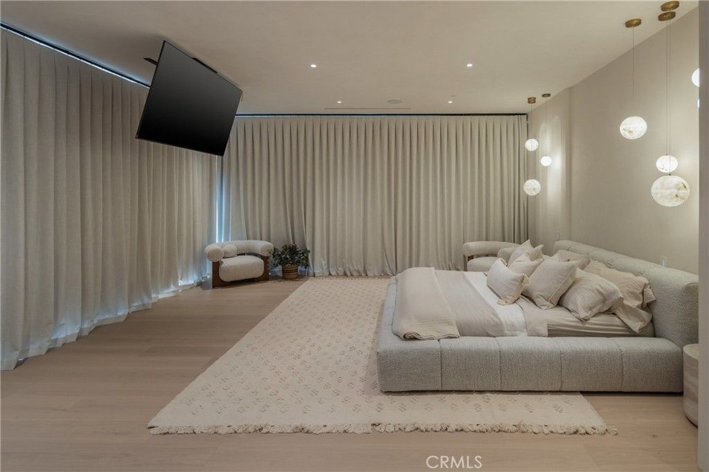 Bedroom, Interior, Pendant Lights, Recessed Lighting, Wood Texture Flooring