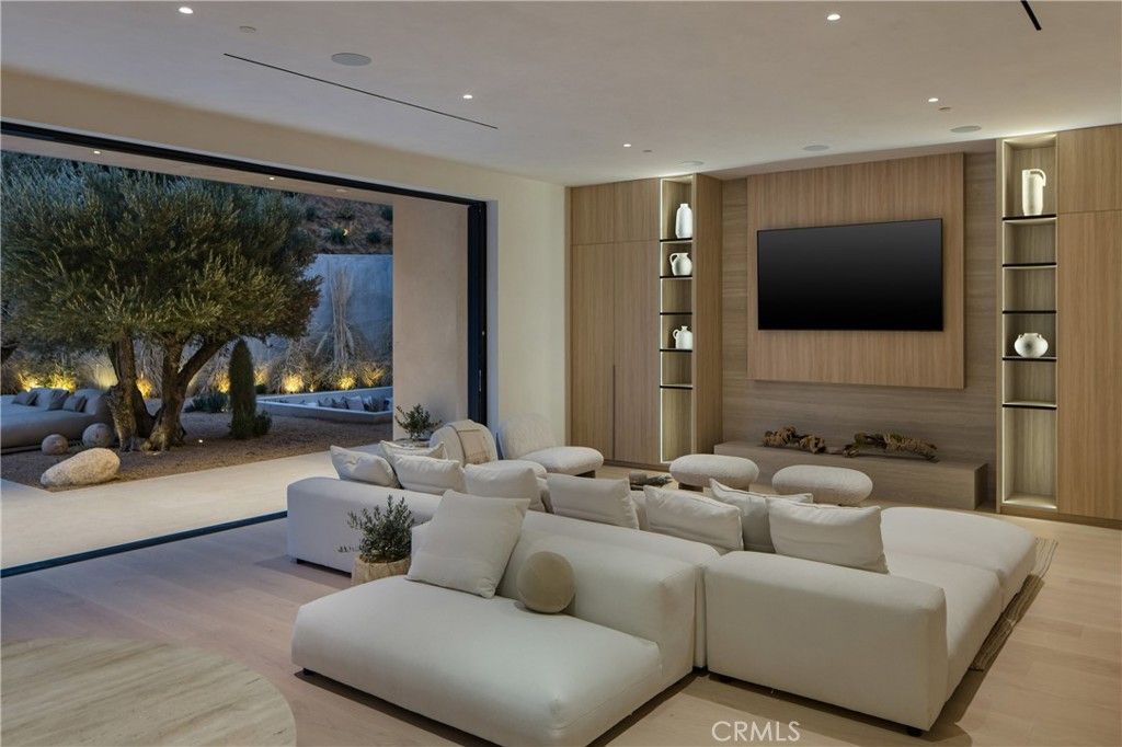 Interior, Living room, Recessed Lighting, Theatre Room, Wood Texture Flooring