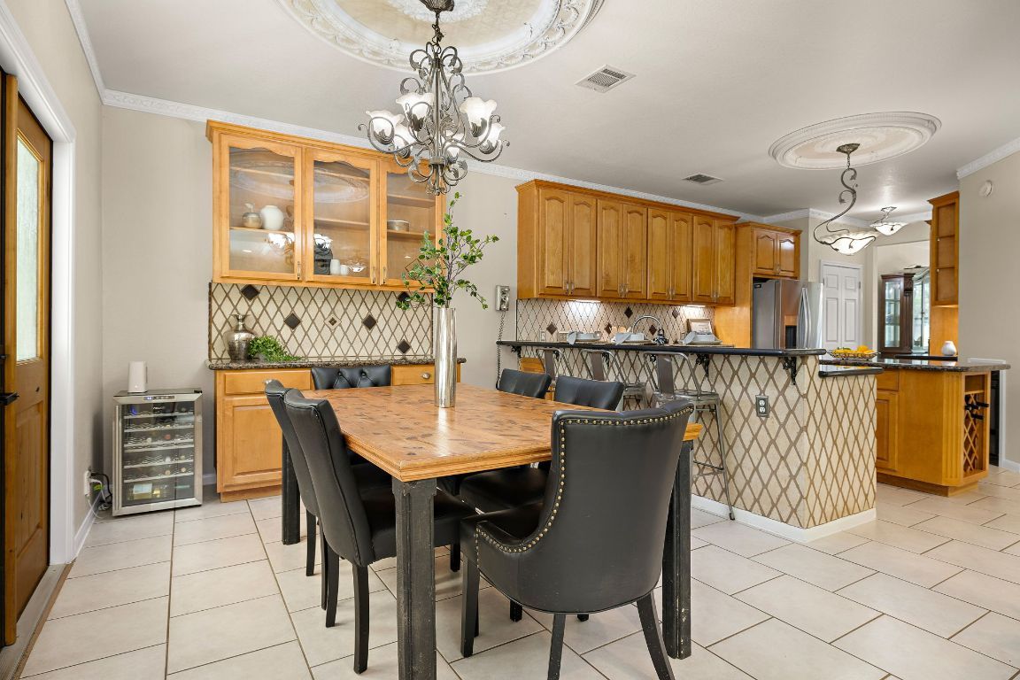 Chandelier, Dining room, Interior, Kitchen, Pendant Lights