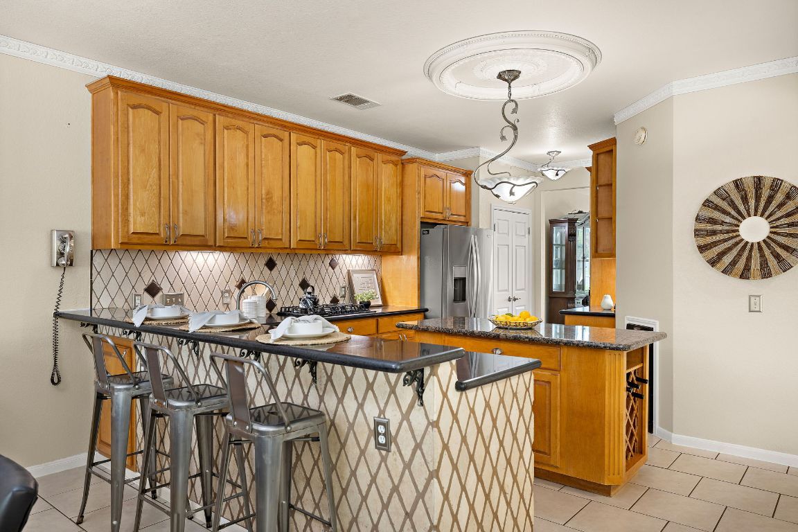Chandelier, Interior, Kitchen