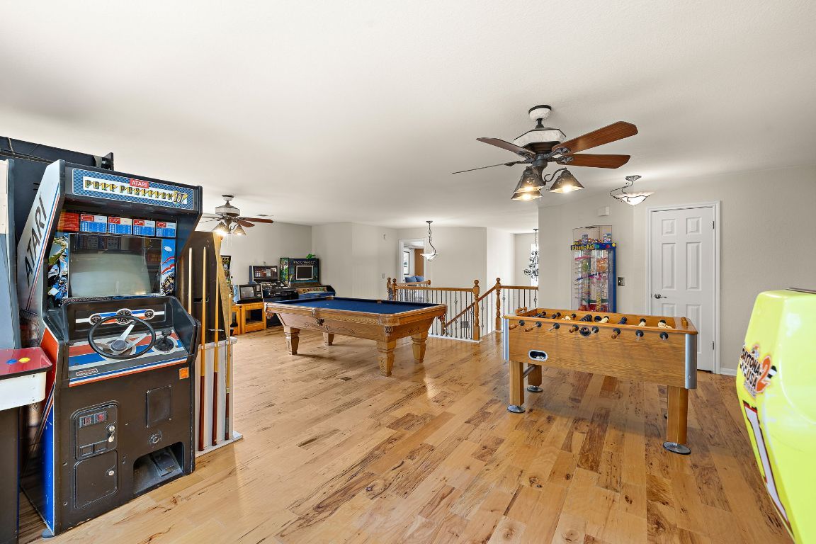 Billiard Table, Game Room, Interior, Wood Texture Flooring