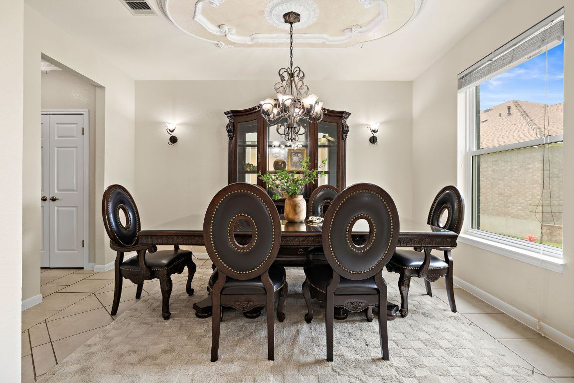 Chandelier, Dining room, Interior