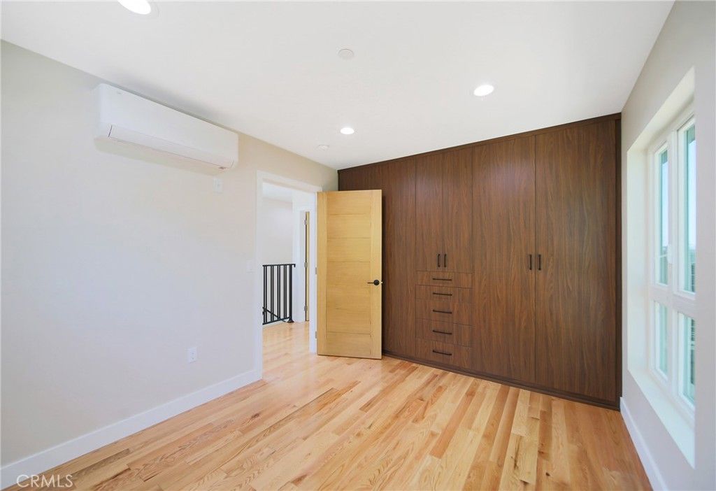 Empty room, Interior, Recessed Lighting, Wood Texture Flooring, Wooden Walls