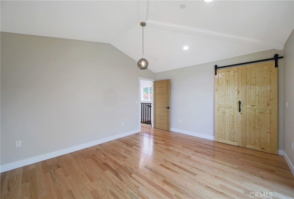 Empty room, Interior, Pendant Lights, Recessed Lighting, Wood Texture Flooring
