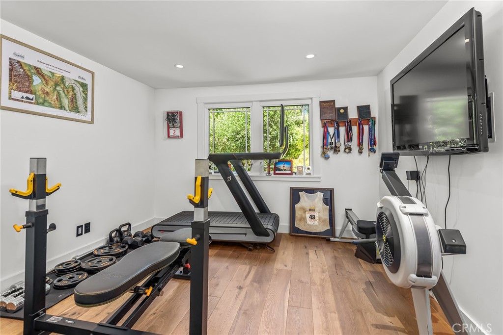 Fitness Equipment, Interior, Recessed Lighting, Wood Texture Flooring