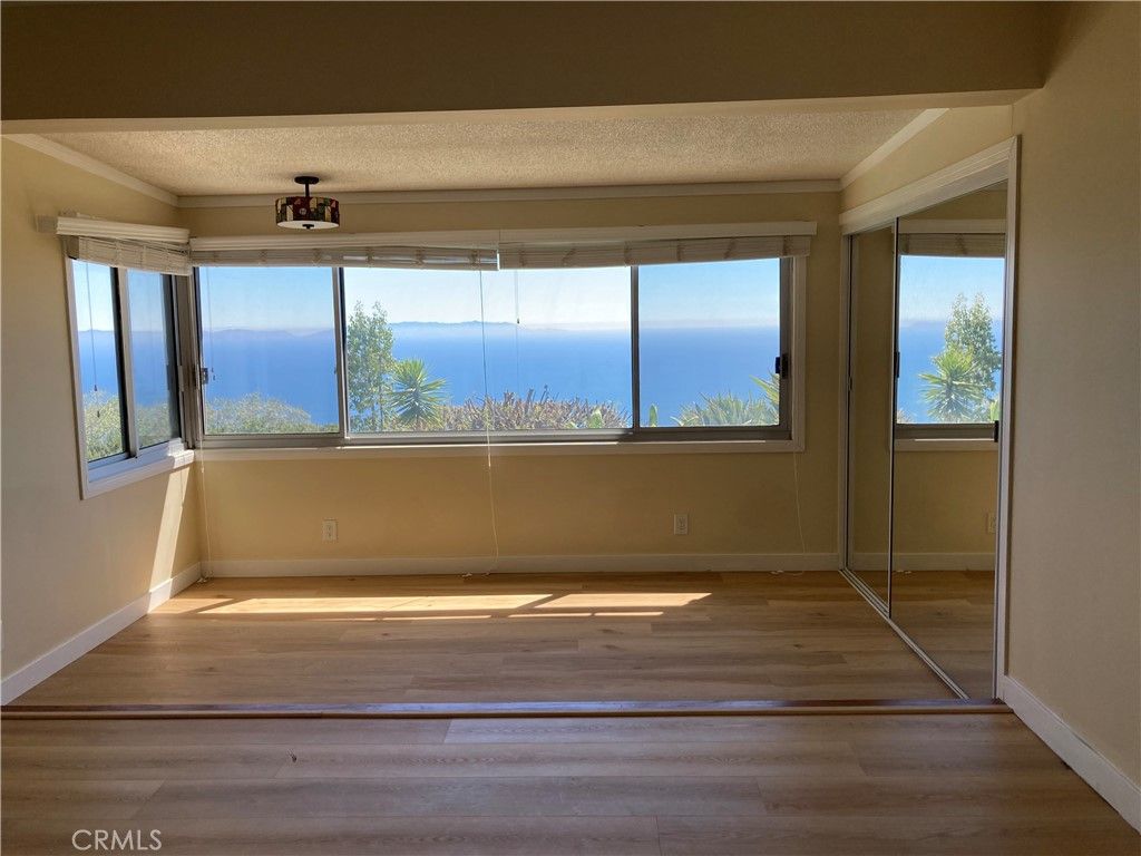 Empty room, Interior, Kitchen, Recessed Lighting, Stainless Steel Appliances, Water