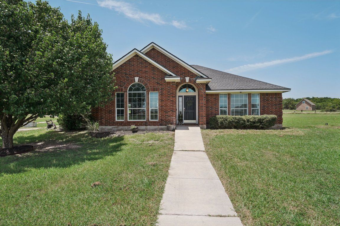 Exterior, Facade, Brick Facade, Brick Traditional