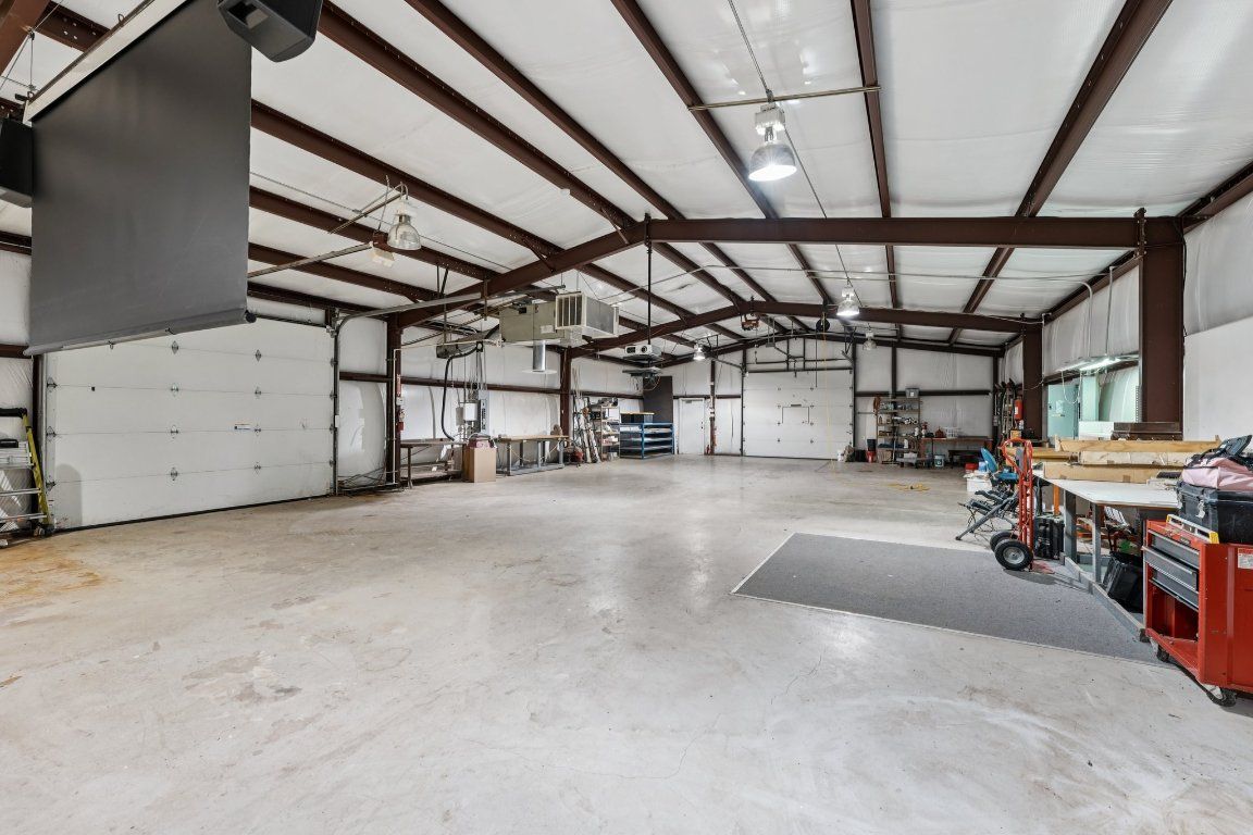 Garage, Interior