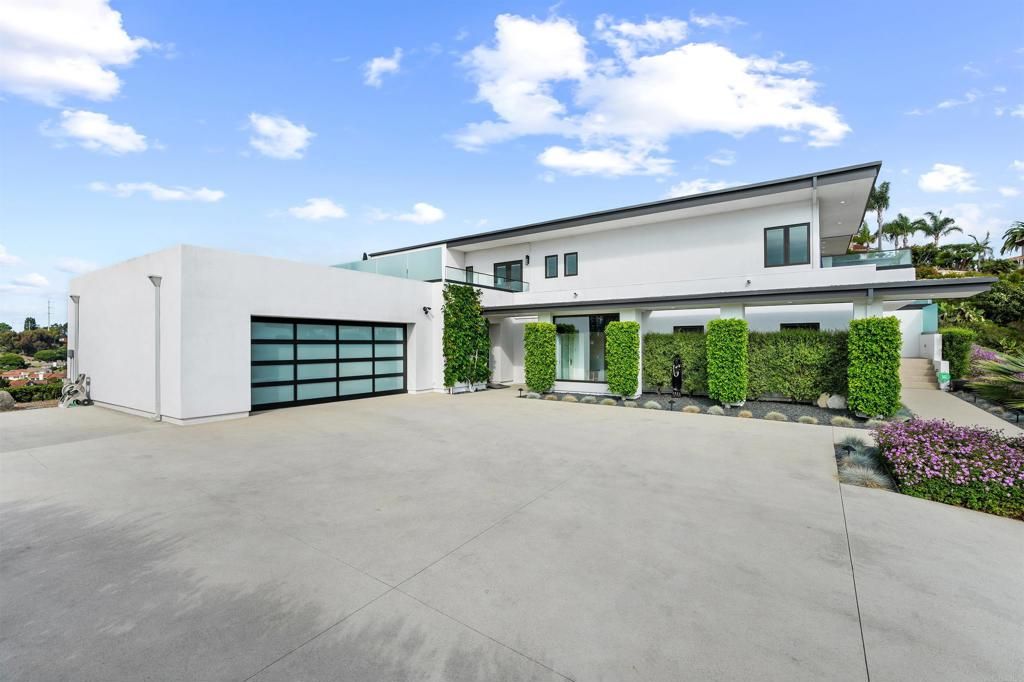 Attached, Exterior, Facade, Modern