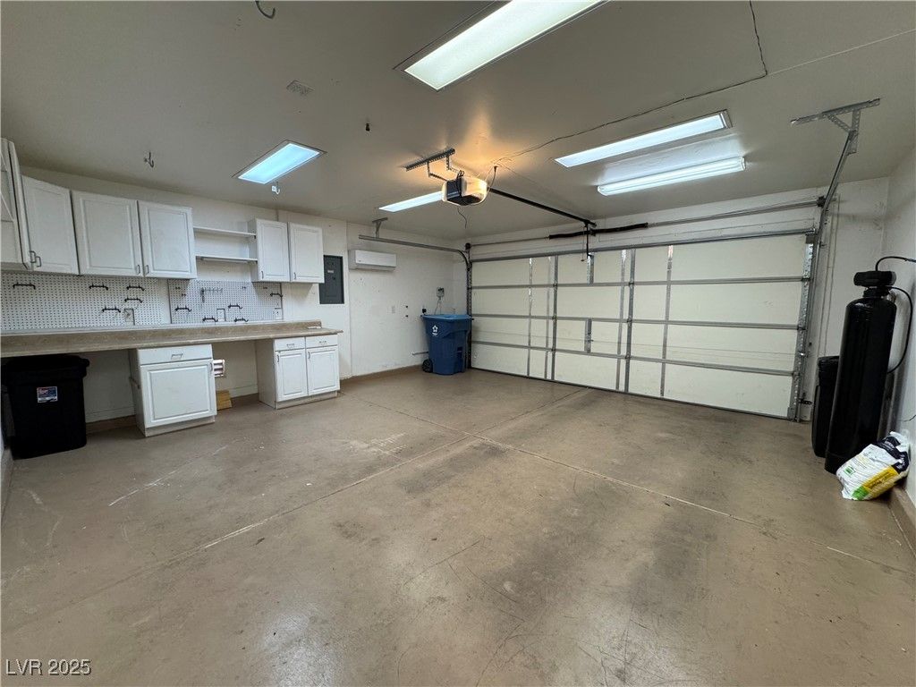 Garage, Interior, Washer