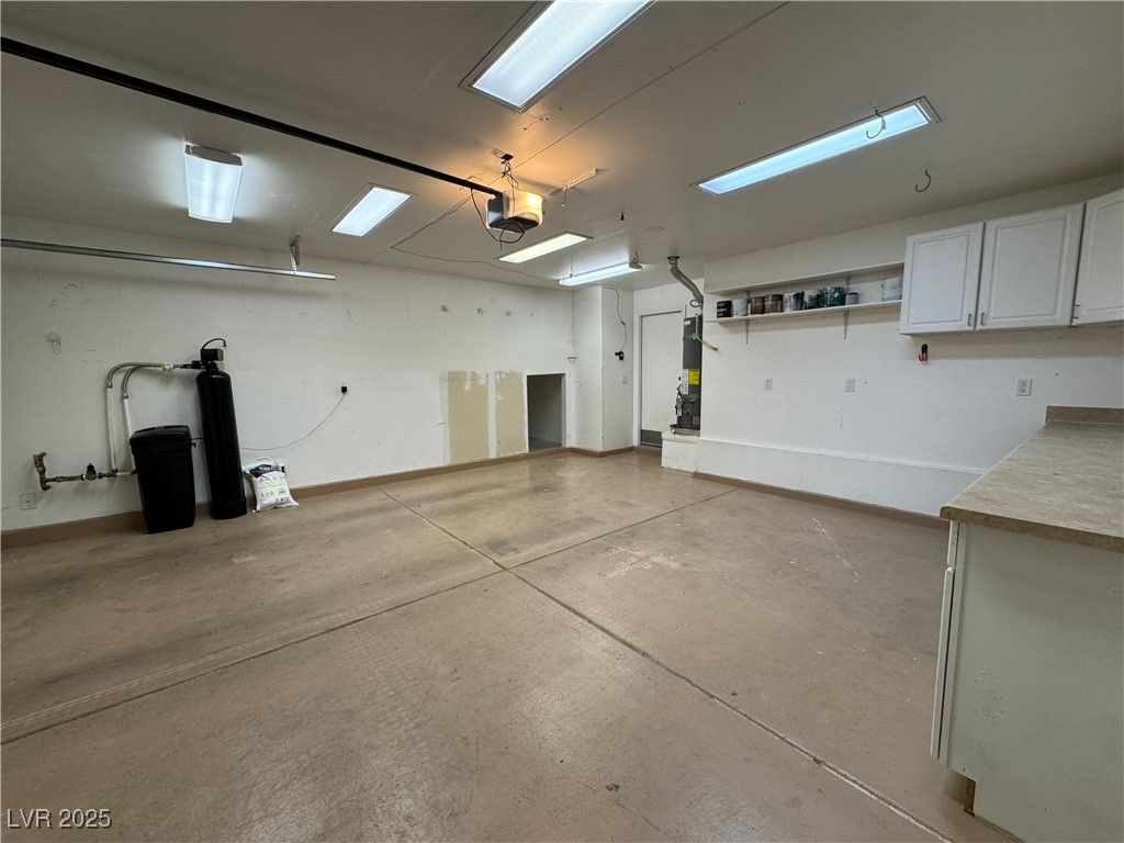 Garage, Interior