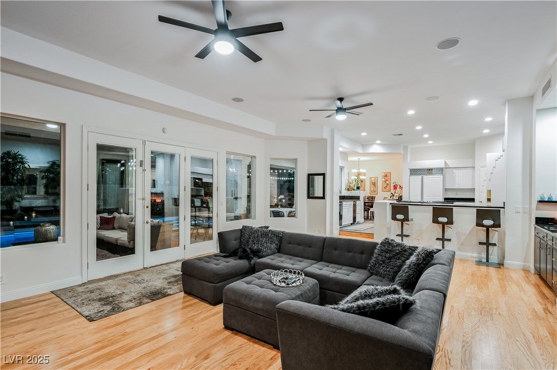 Interior, Kitchen, Living room, Recessed Lighting, Wood Texture Flooring