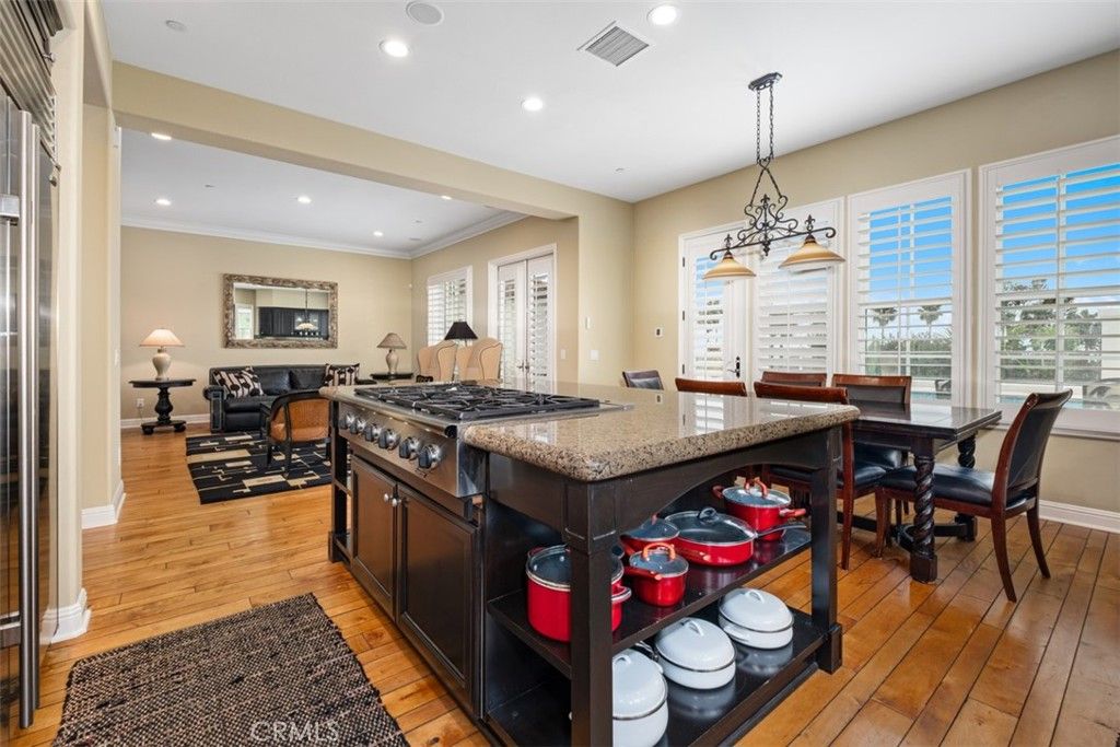 Dining room, Interior, Kitchen, Pendant Lights, Recessed Lighting, Wood Texture Flooring