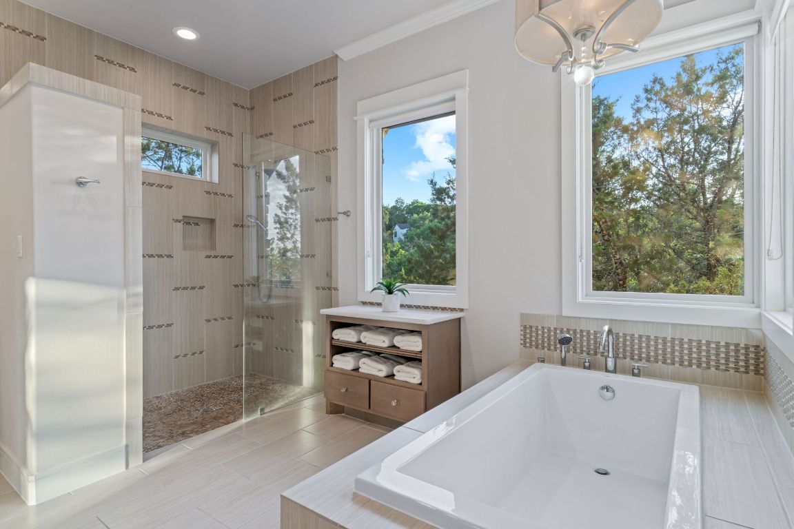 Bathroom, Glass Shower, Interior, Pendant Lights, Recessed Lighting