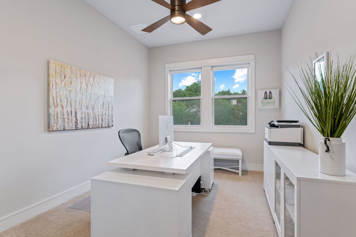 Home Office, Interior