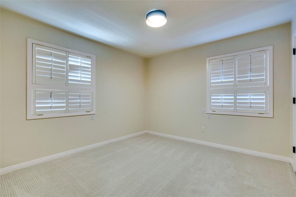 Empty room, Interior