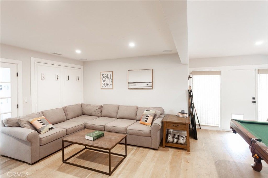 Billiard Table, Game Room, Interior, Living room, Recessed Lighting, Wood Texture Flooring