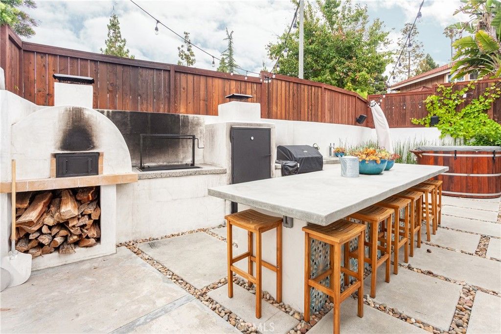 Exterior, Fireplace