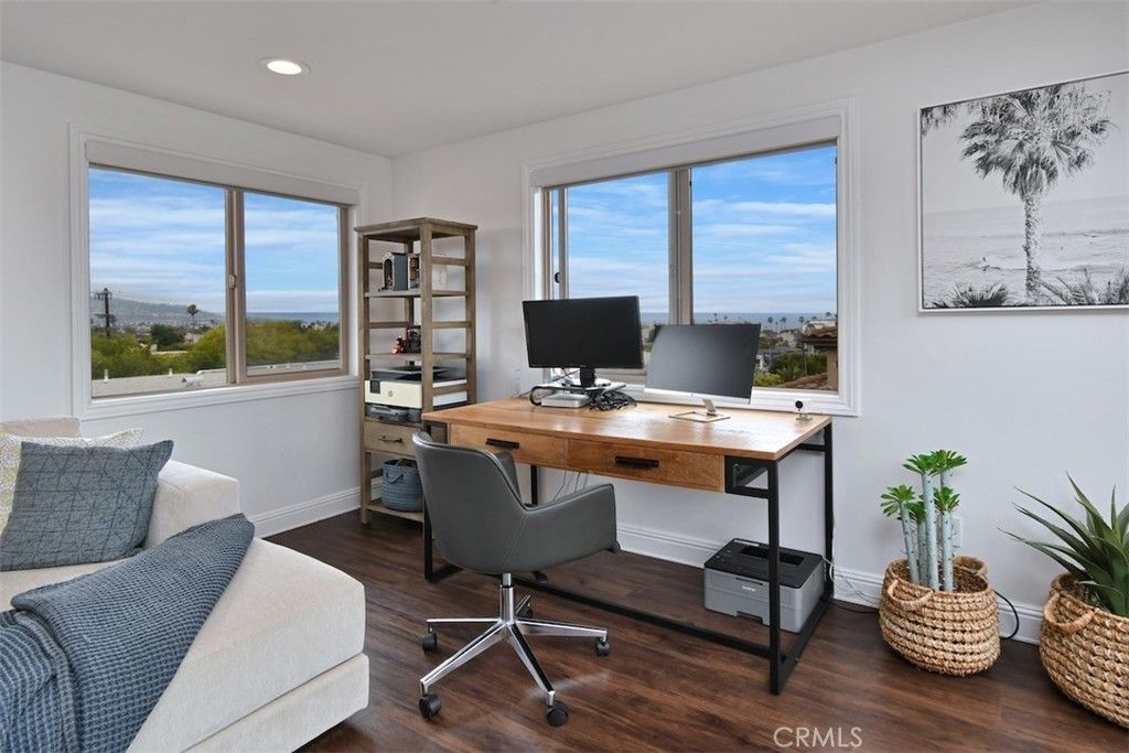 Home Office, Interior, Recessed Lighting, Water, Wood Texture Flooring