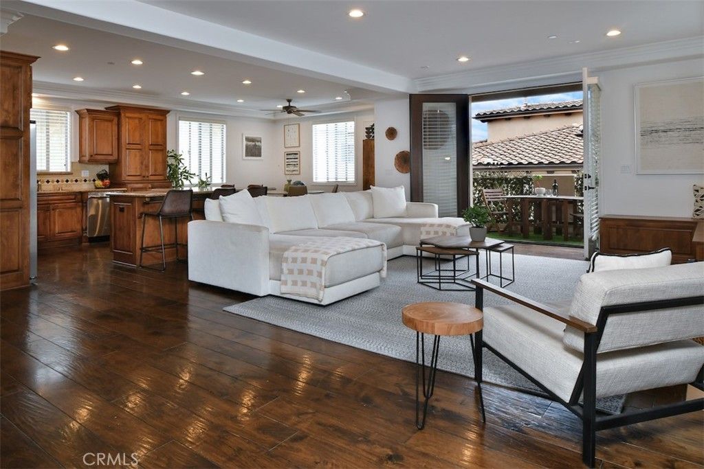 Interior, Kitchen, Living room, Recessed Lighting, Wood Texture Flooring
