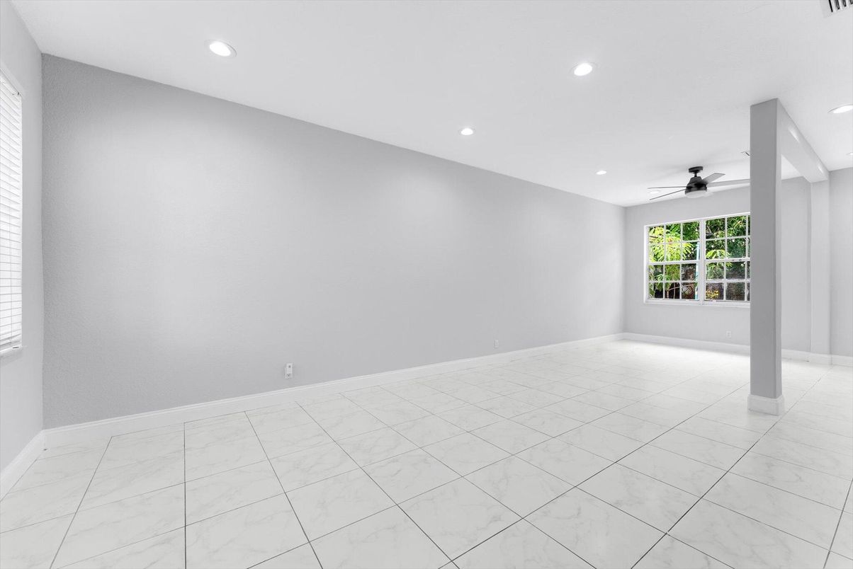 Empty room, Interior, Marble, Recessed Lighting