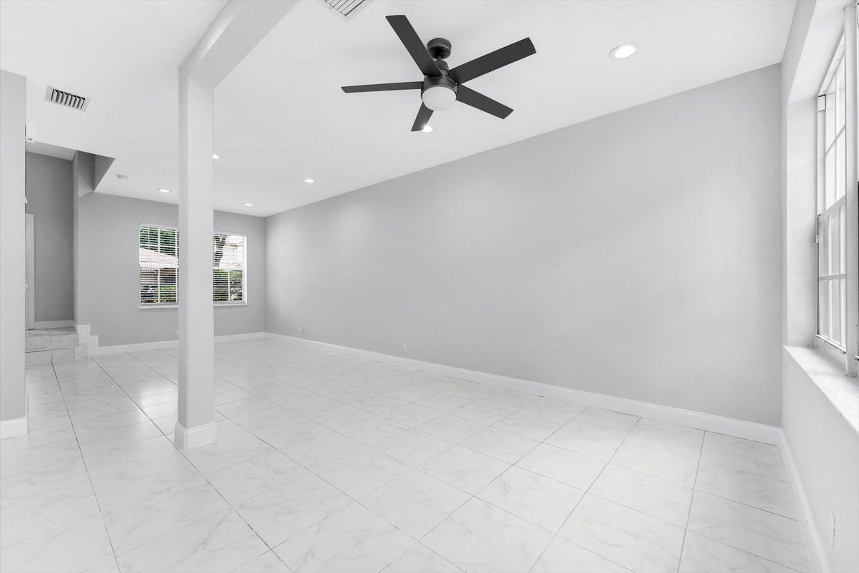 Empty room, Interior, Marble, Recessed Lighting