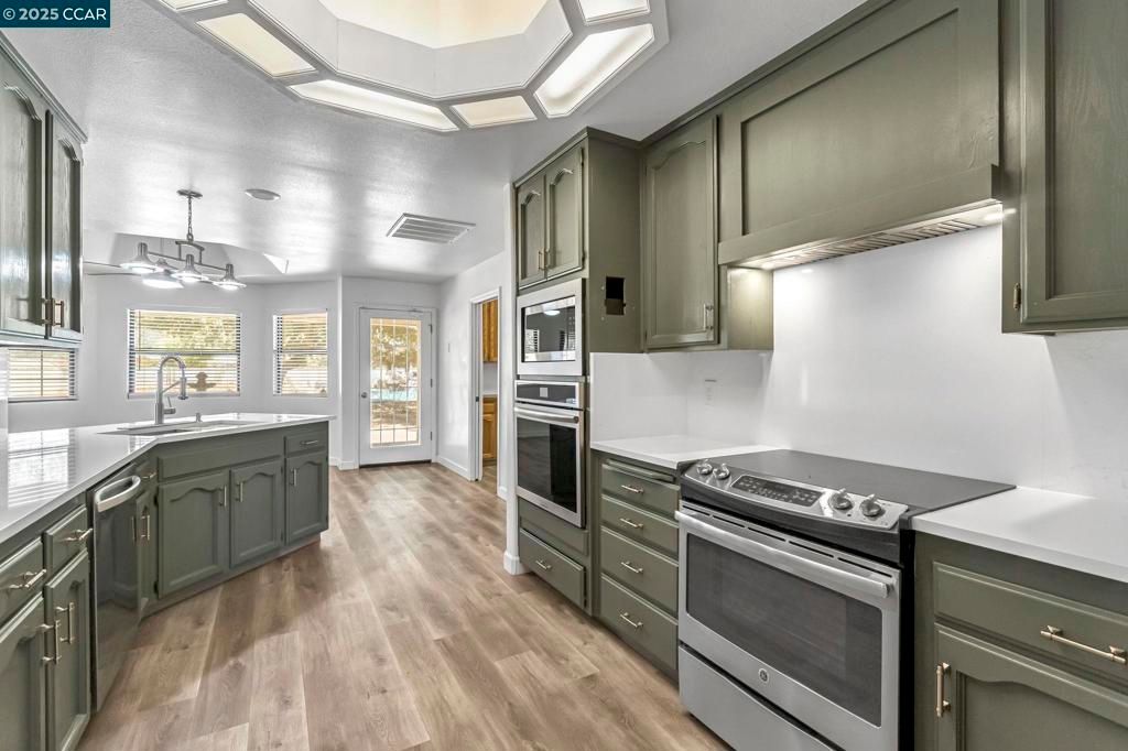 Interior, Kitchen, Stainless Steel Appliances, Wood Texture Flooring