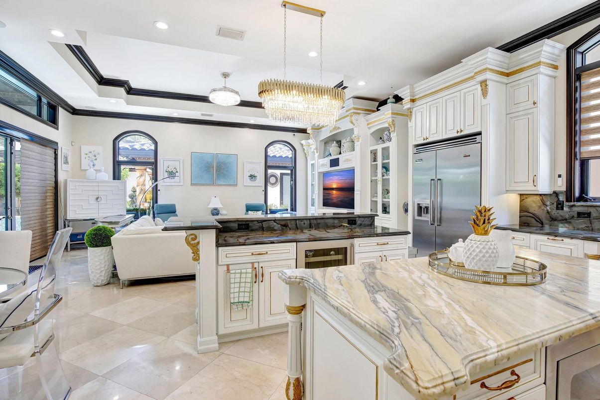 Chandelier, Interior, Kitchen, Living room, Recessed Lighting, Stainless Steel Appliances