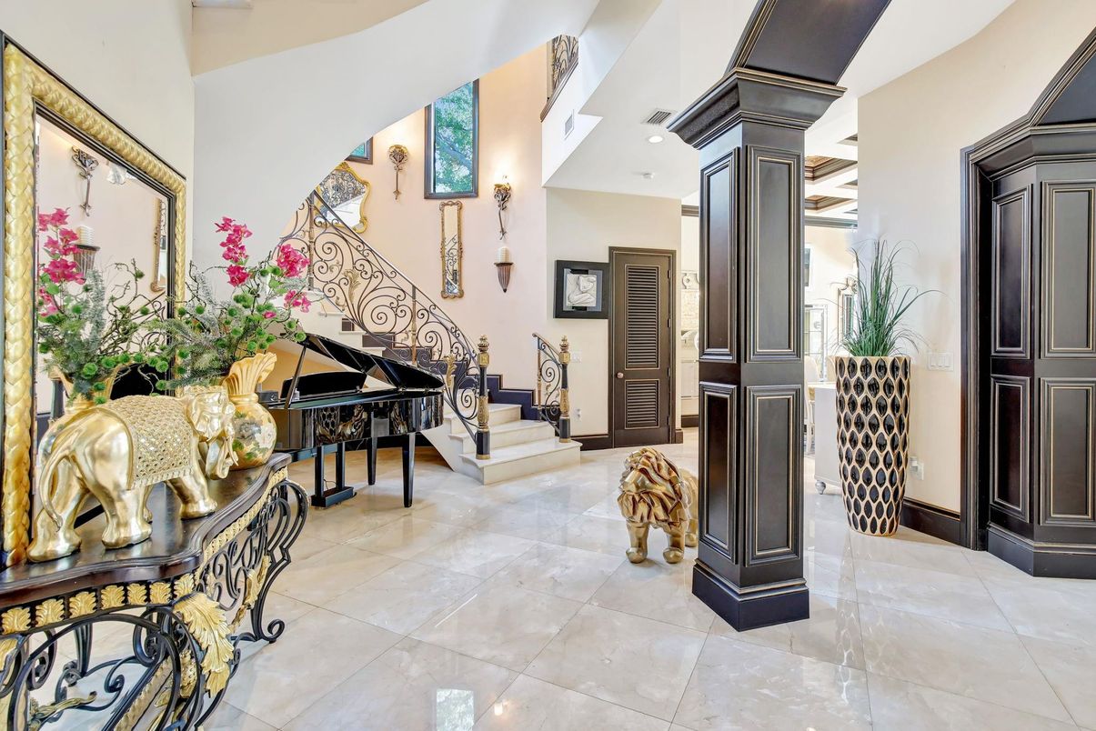 Interior, Piano, Recessed Lighting