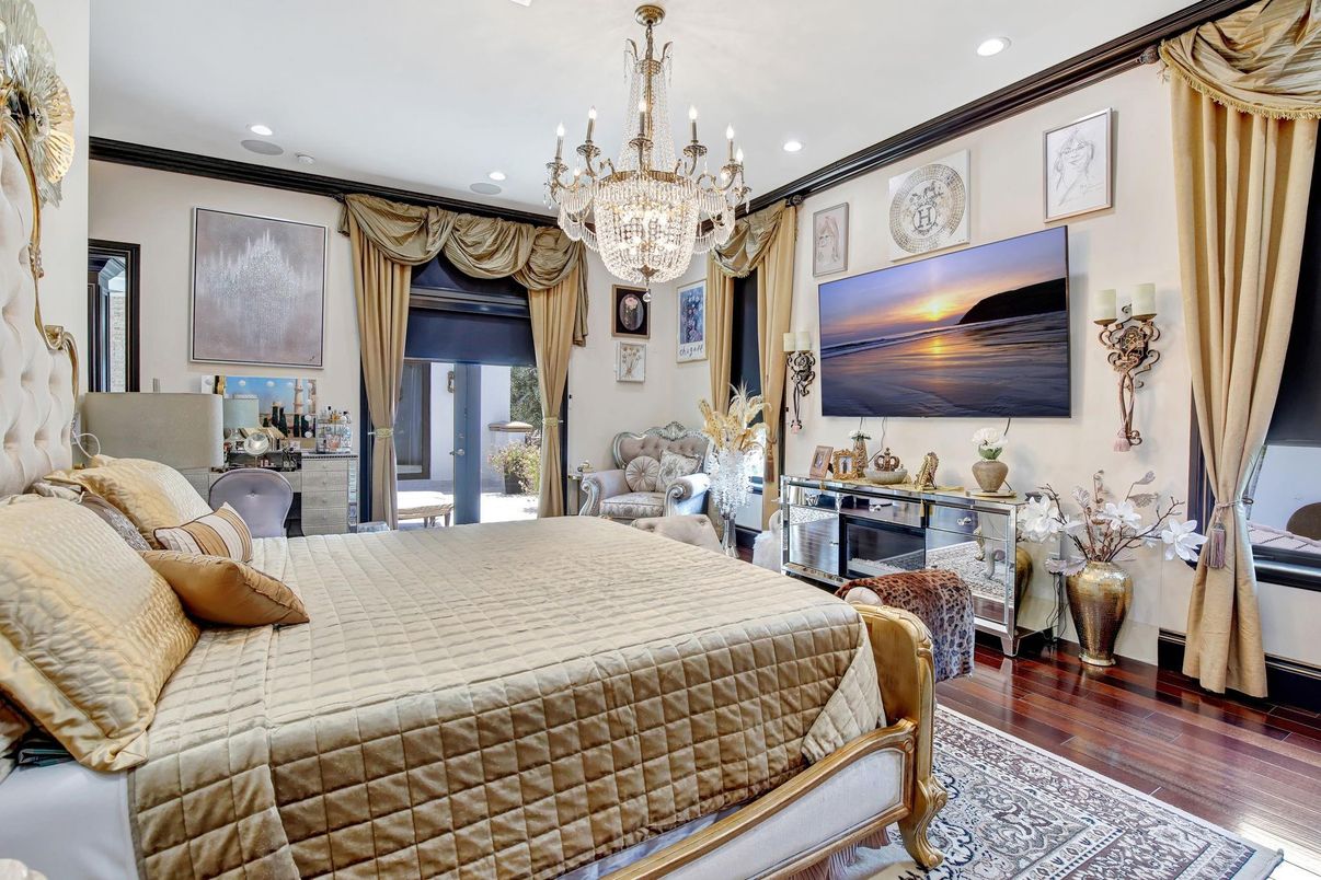 Bedroom, Chandelier, Interior, Recessed Lighting, Wood Texture Flooring