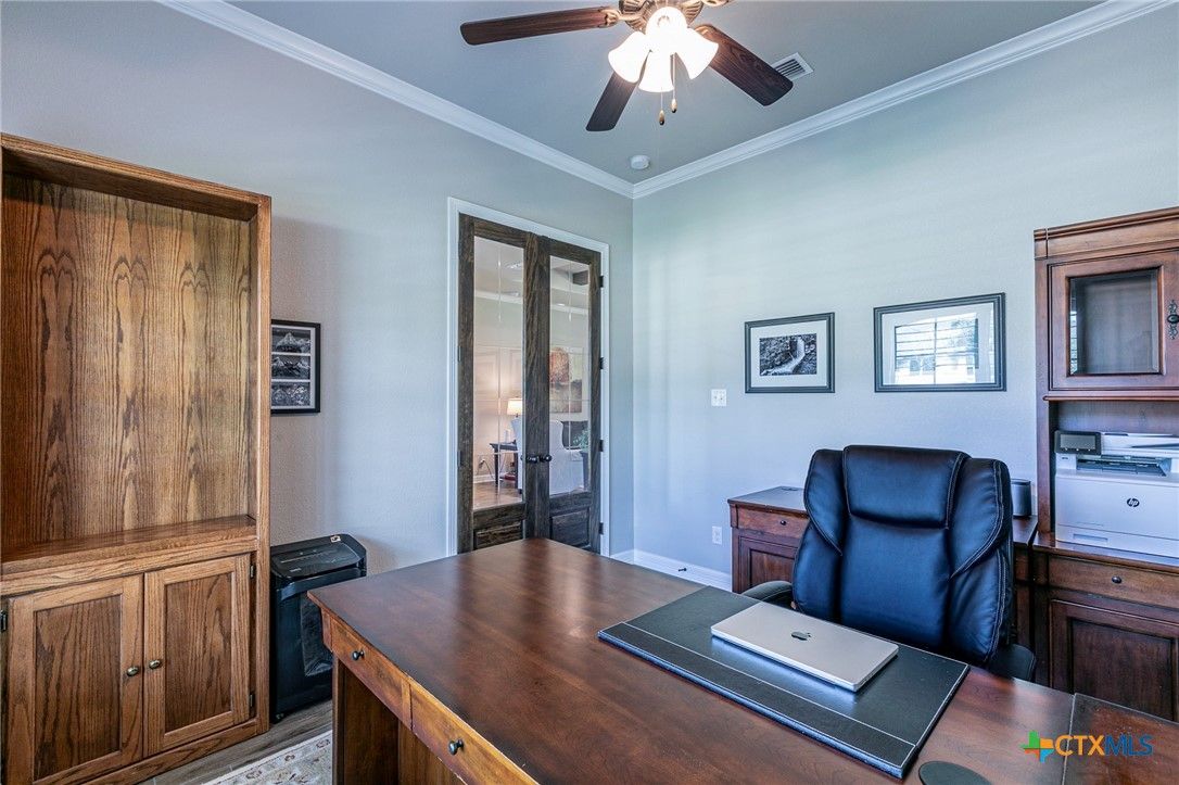Home Office, Interior