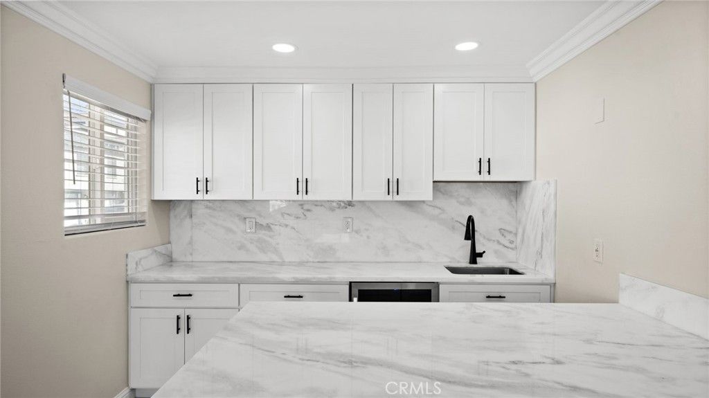 Interior, Kitchen, Marble Walls, Recessed Lighting