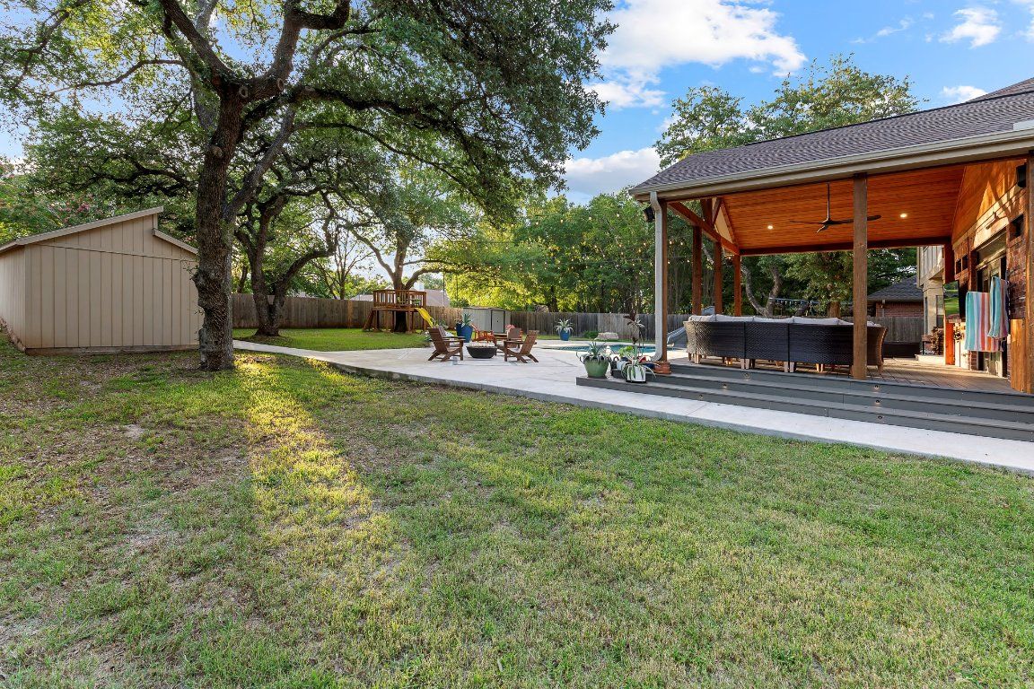 Backyard, Exterior