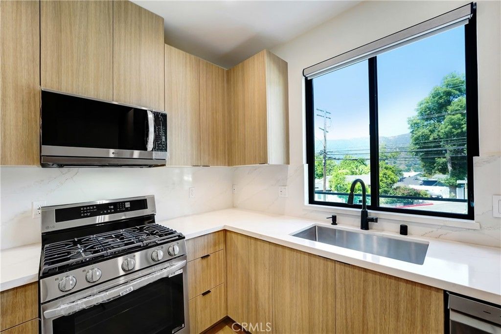 Interior, Kitchen, Stainless Steel Appliances, Water