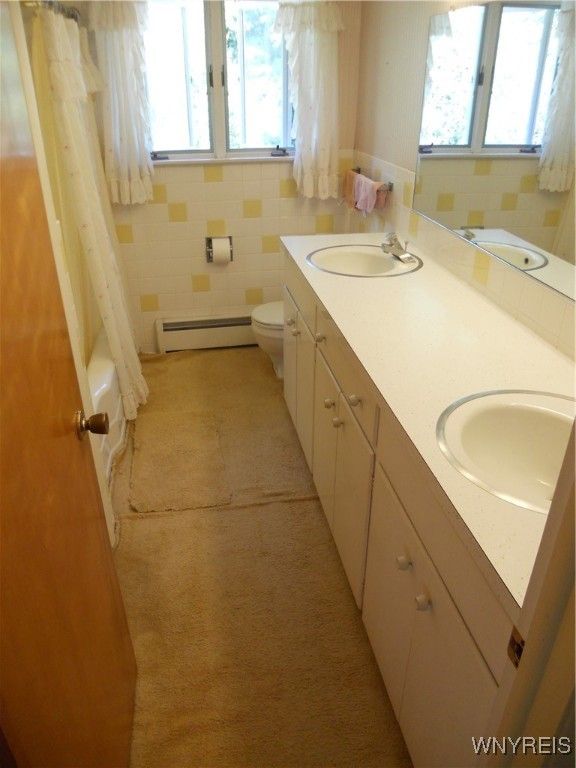 Bathroom, Dual Sink Vanities, Interior