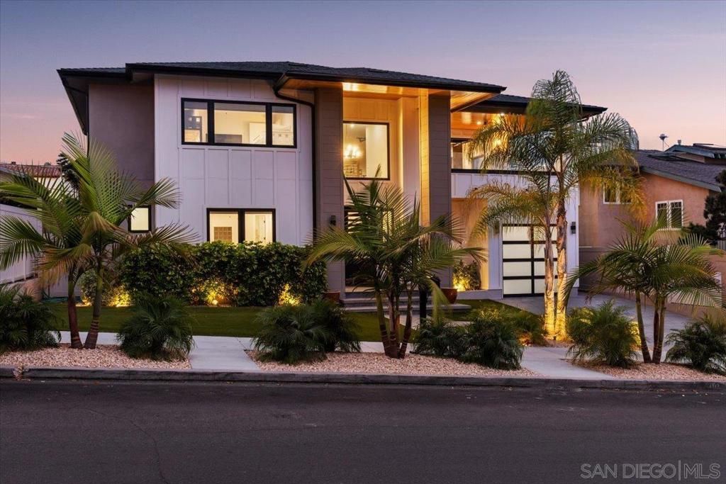 Attached, Exterior, Facade, Modern