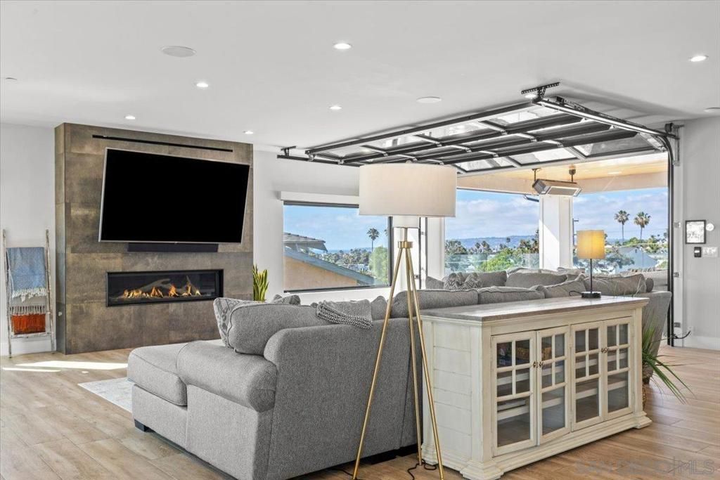 Fireplace, Interior, Living room, Pendant Lights, Recessed Lighting, Wood Texture Flooring