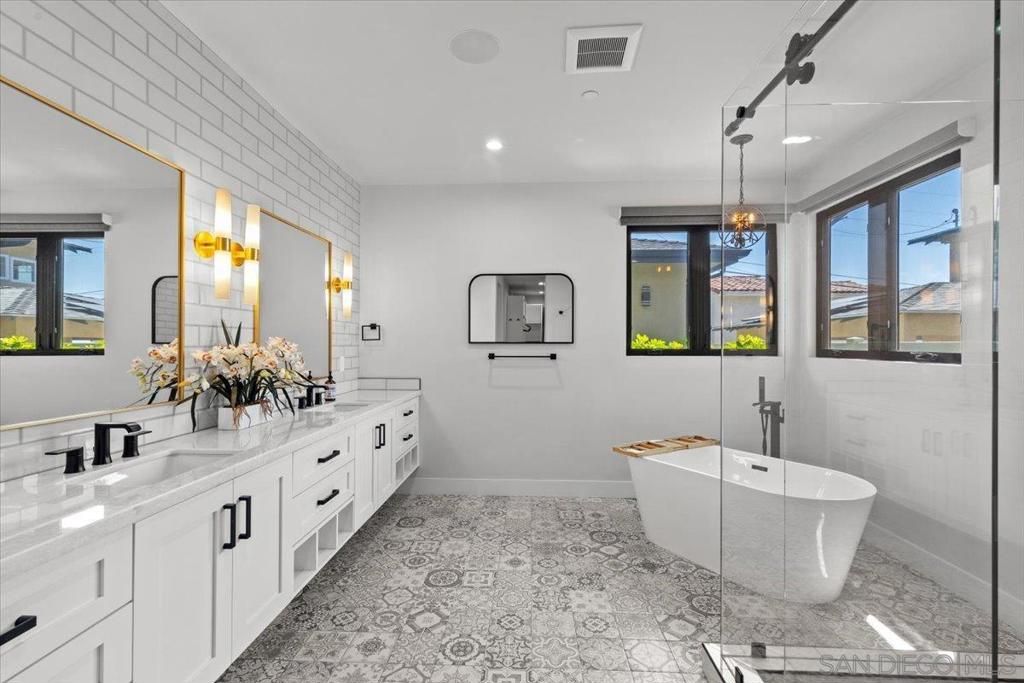 Bathroom, Dual Sink Vanities, Free Standing Baths, Interior, Pendant Lights, Recessed Lighting