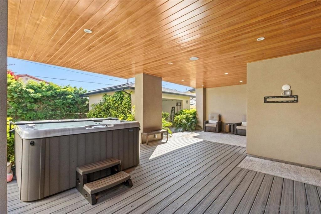 Exterior, Hot Tub