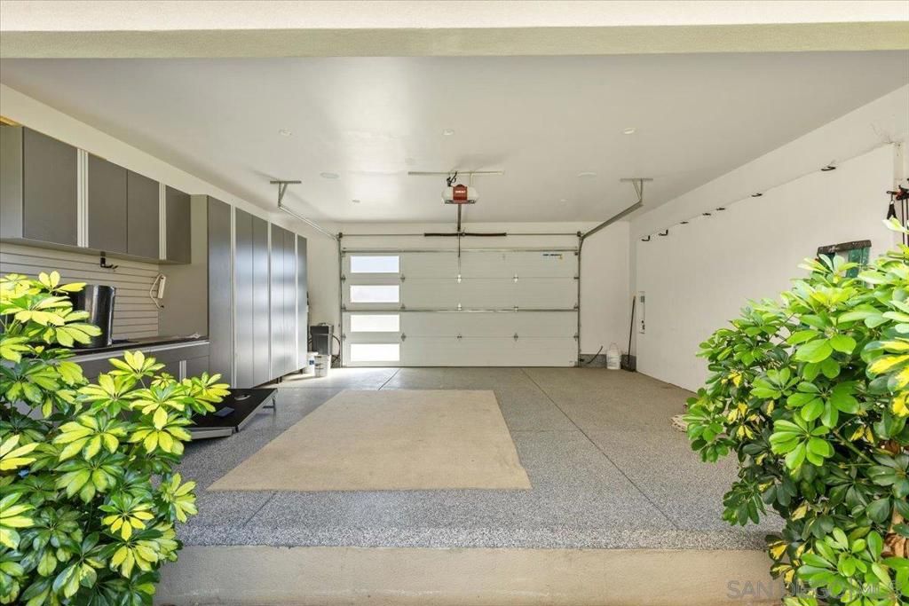 Garage, Interior