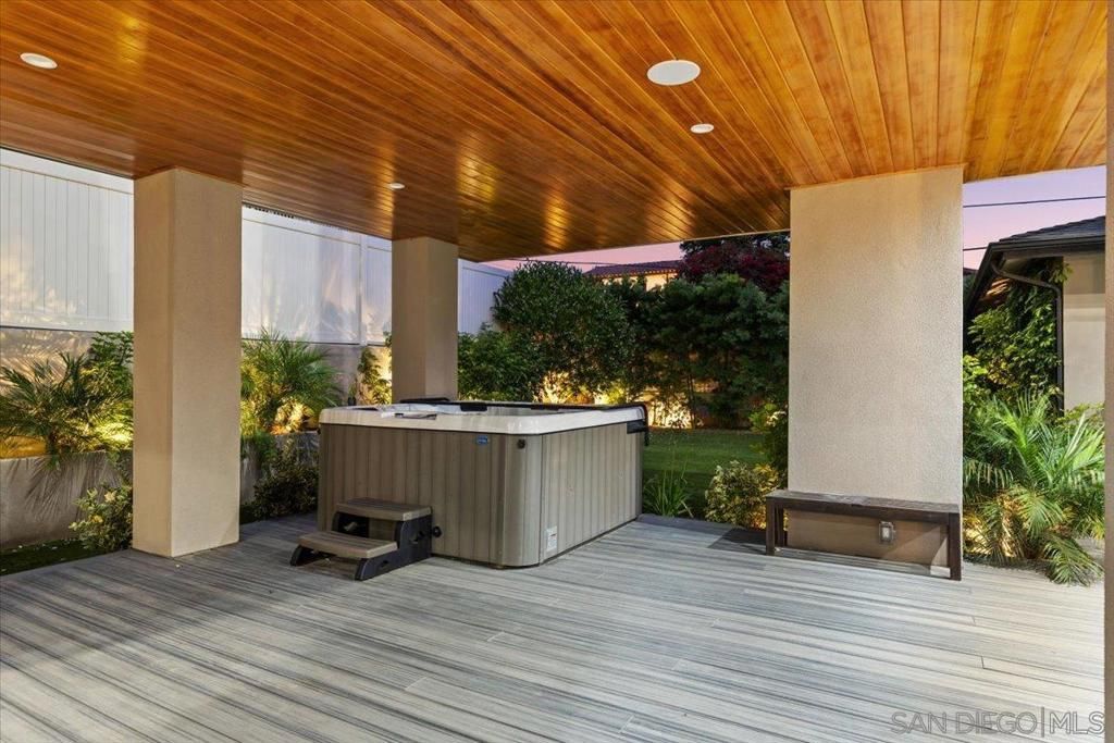 Exterior, Hot Tub