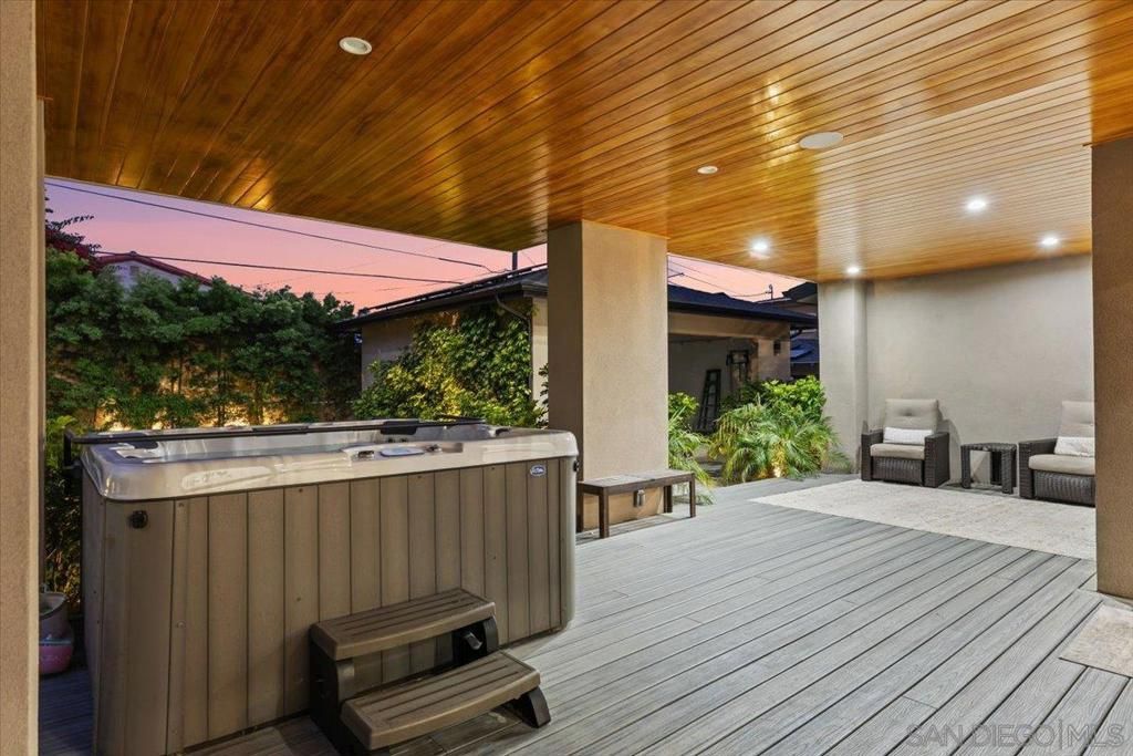 Exterior, Hot Tub