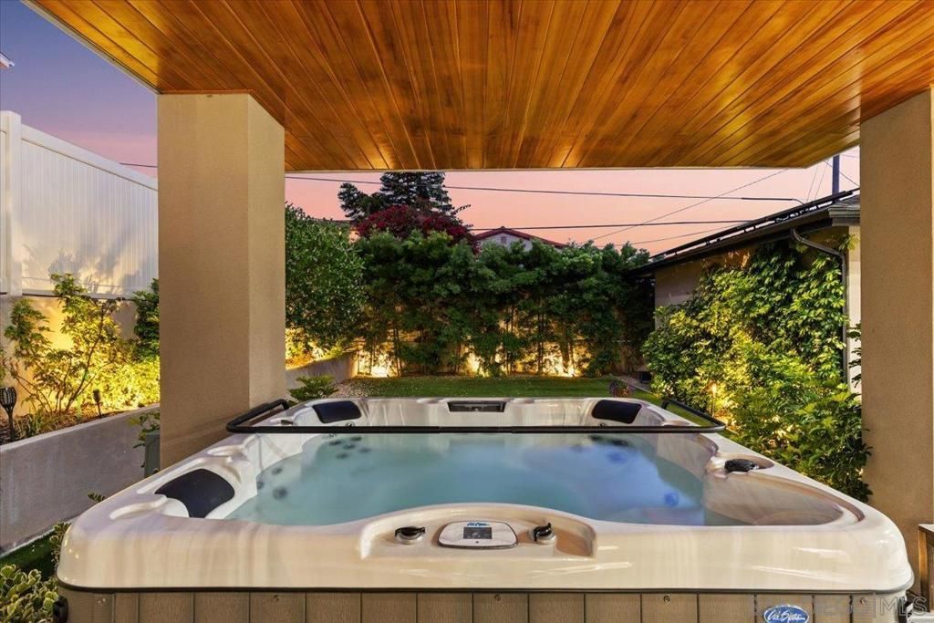 Exterior, Hot Tub