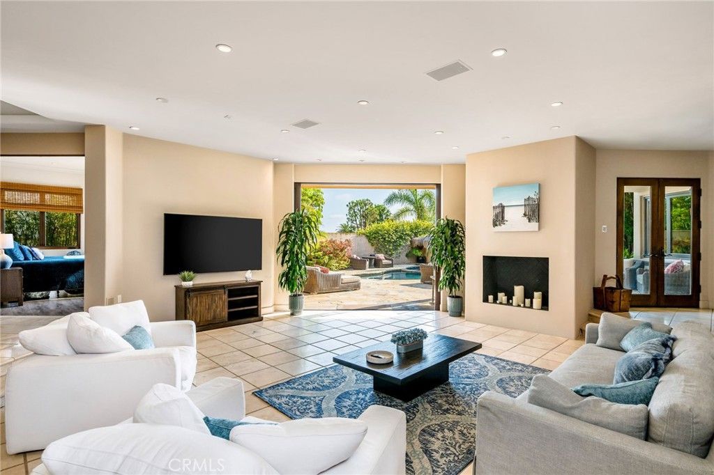 Fireplace, Interior, Living room, Recessed Lighting